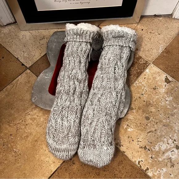 Cozy Gray/Cream Lined Slip On House/Lounge Slippers/Socks - Grip on Sole - Picture 11 of 11